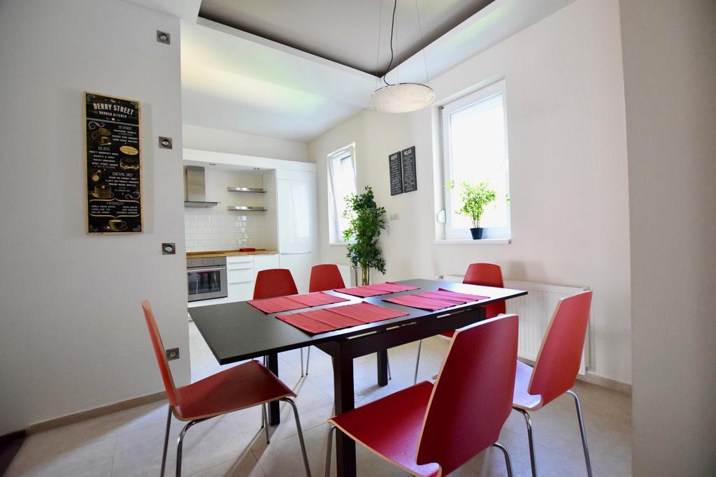 Standard Apartment By Hi5 - Close To Buda Castle Budapest Exterior photo