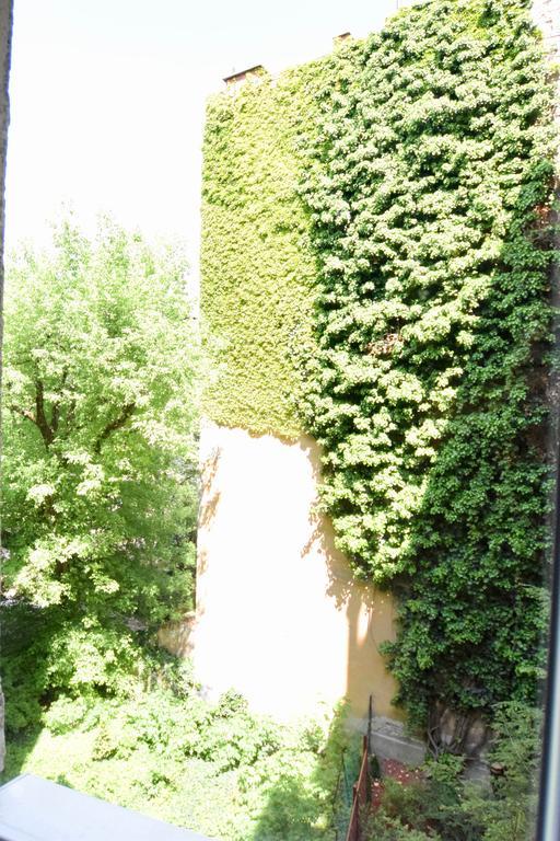 Standard Apartment By Hi5 - Close To Buda Castle Budapest Exterior photo